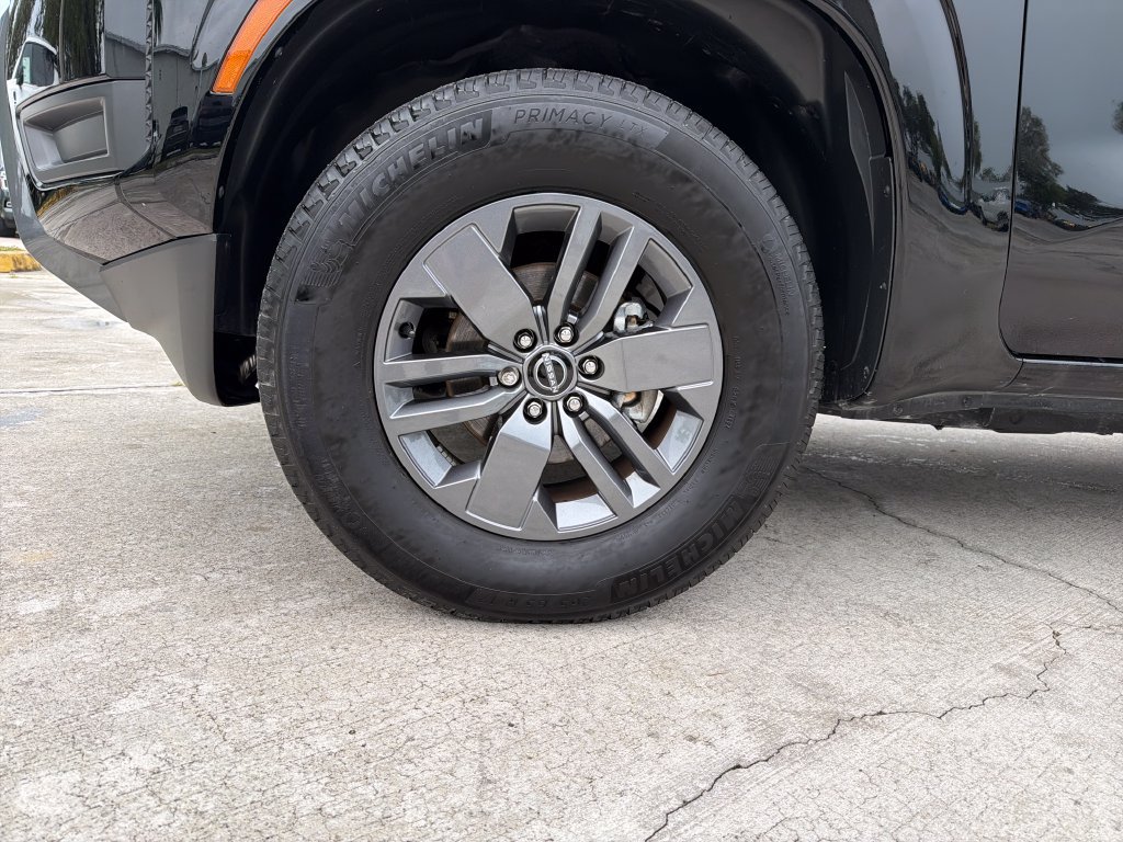 Used 2025 Nissan Frontier SV RWD image 9