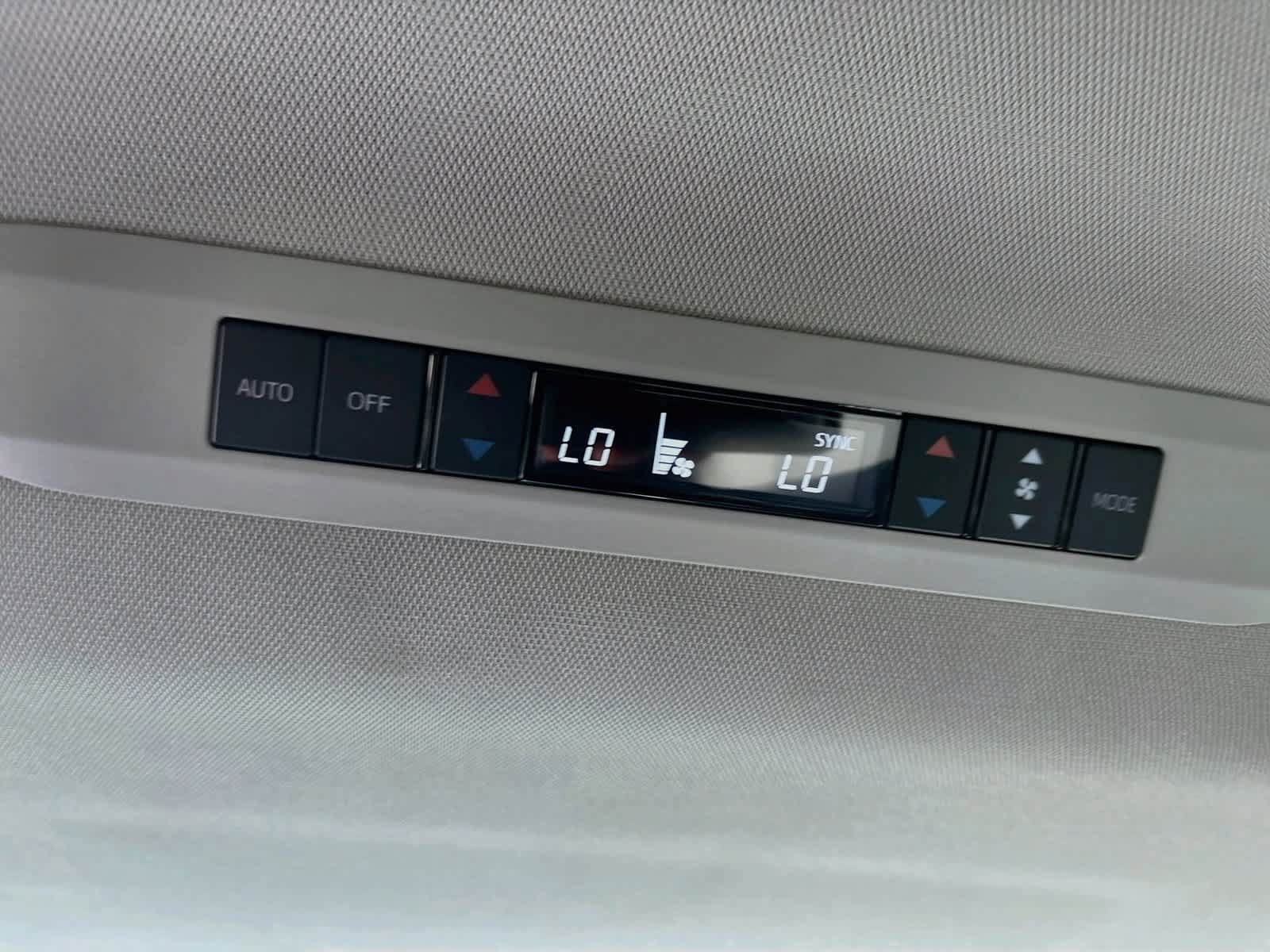 Used 2025 Toyota Sienna XLE AWD/4WD image 24