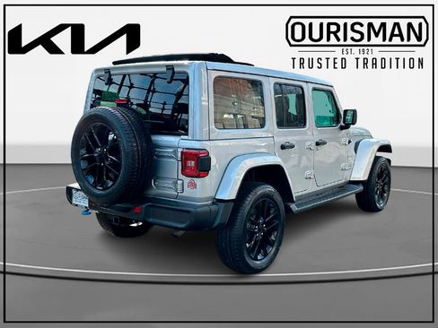 Used 2022 Jeep Wrangler Unlimited Sahara w/ Cold Weather Group image 4