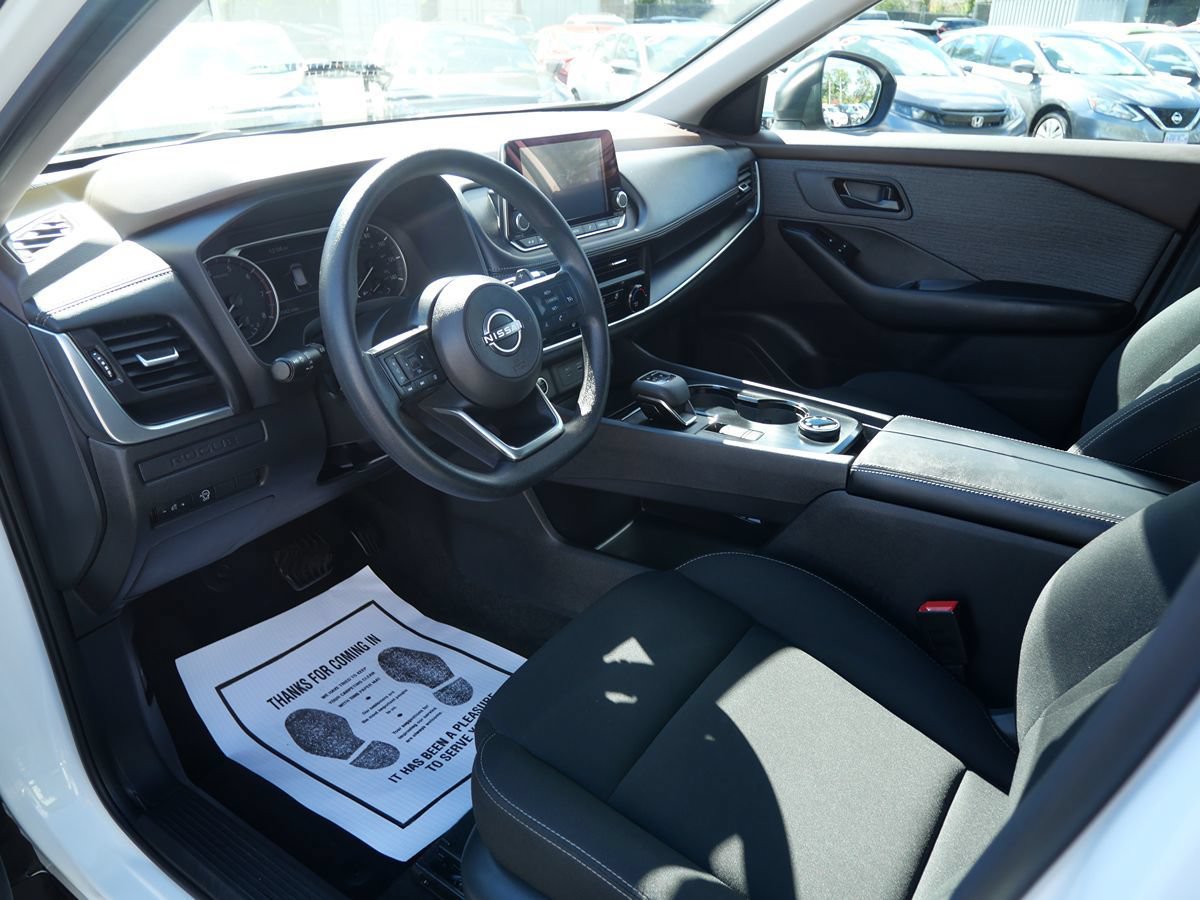 Used 2023 Nissan Rogue S AWD/4WD image 9
