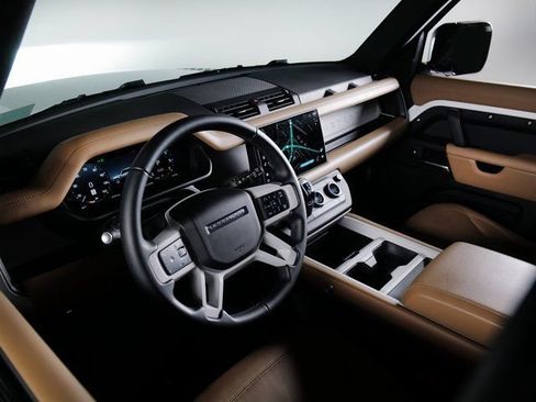 Certified 2025 Land Rover Defender 110 S AWD/4WD image 18