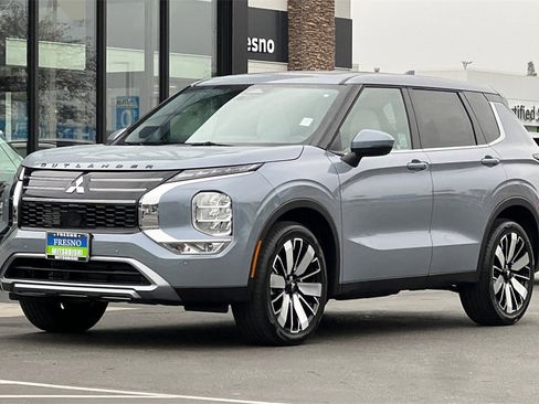 New 2026 Mitsubishi Outlander SE image 9