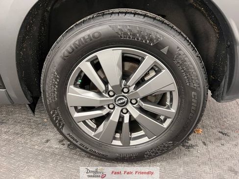 Used 2025 Nissan Pathfinder SV FWD image 24