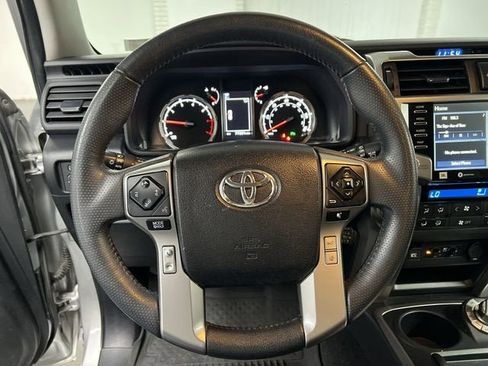 Used 2022 Toyota 4Runner Limited AWD/4WD image 11