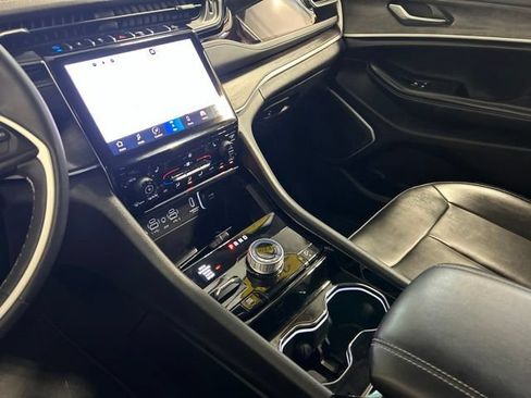 Used 2023 Jeep Grand Cherokee 4WD 4xe image 28