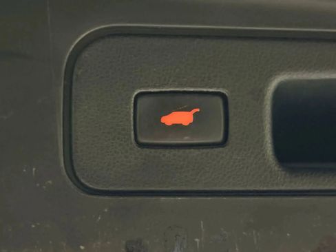 Used 2010 Honda Pilot Touring image 21