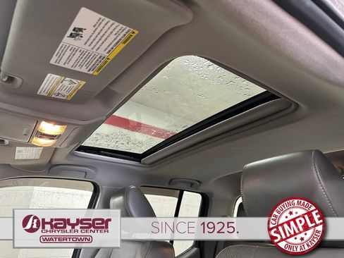 Used 2013 Nissan Frontier SL w/ Moonroof Pkg AWD/4WD image 9