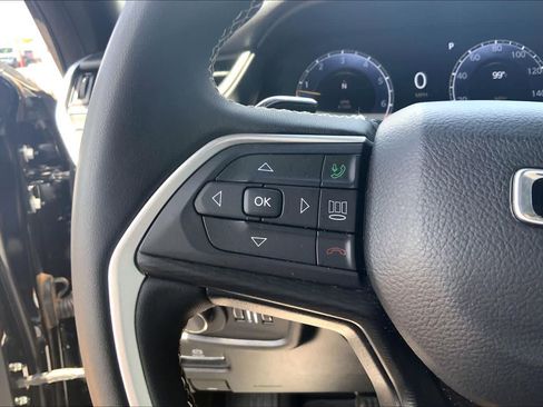 Used 2024 Jeep Grand Cherokee Laredo RWD image 24