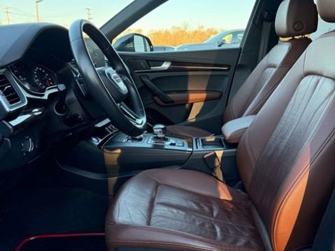 Used 2019 Audi Q5 2.0T Premium w/ Convenience Package image 16