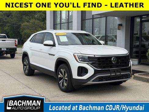 Used 2024 Volkswagen Atlas Cross Sport SE AWD/4WD image 1