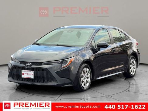Used 2020 Toyota Corolla LE image 1