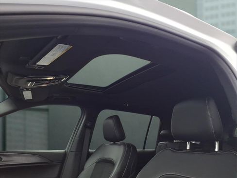 New 2025 Jeep Grand Cherokee L Altitude image 17