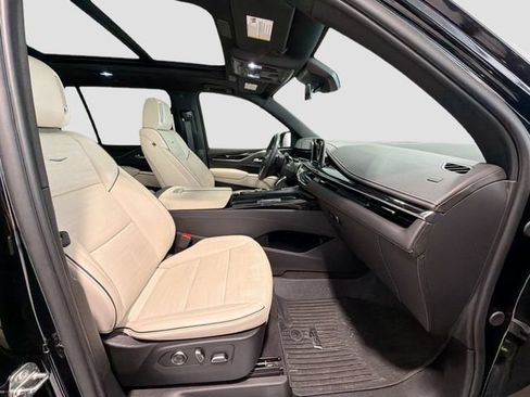 Used 2024 Cadillac Escalade ESV Sport w/ LPO, ONYX Package AWD/4WD image 27