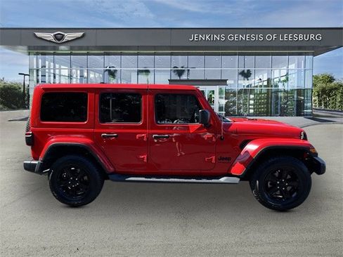 Used 2021 Jeep Wrangler Unlimited Sahara image 3
