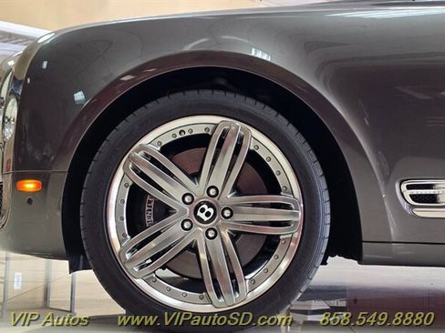 Used 2013 Bentley Mulsanne RWD image 42