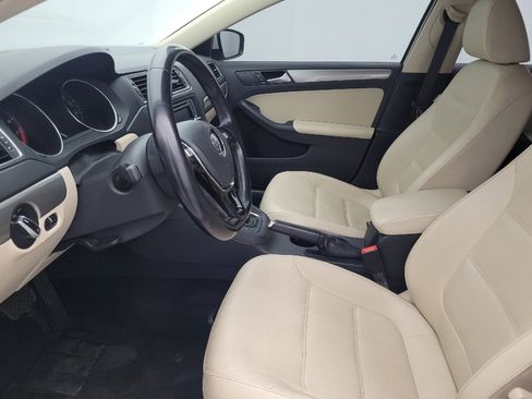Used 2017 Volkswagen Jetta SE FWD image 17