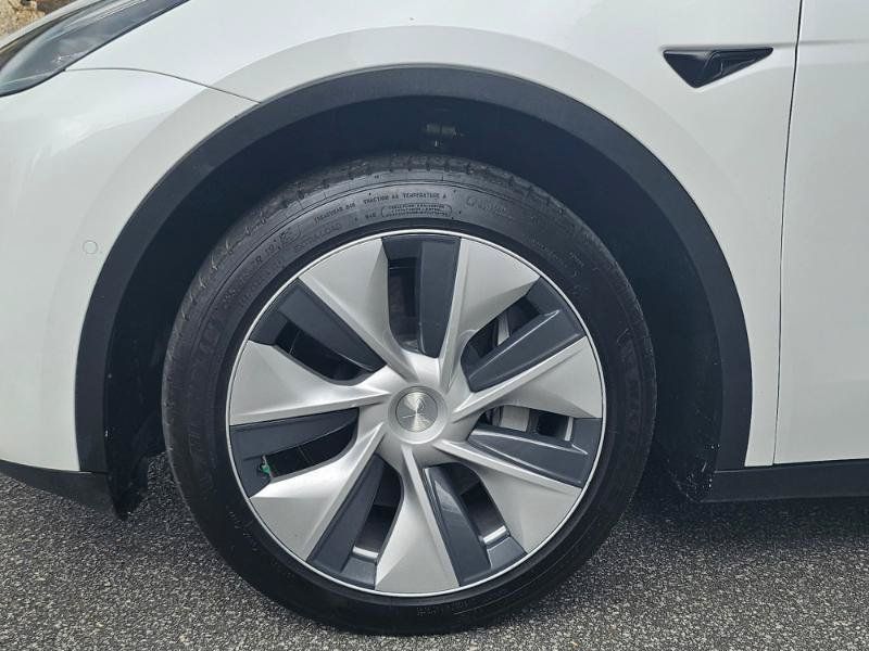 Used 2021 Tesla Model Y Long Range AWD/4WD image 18