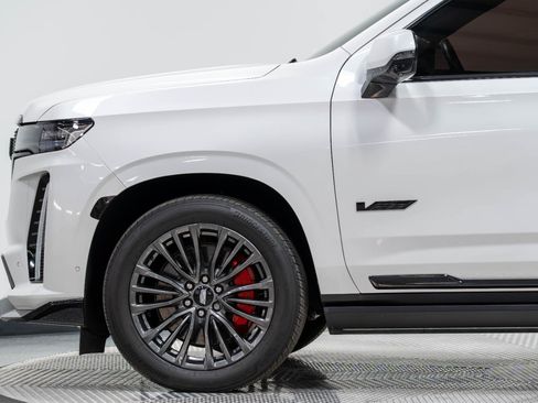 Used 2023 Cadillac Escalade V image 9