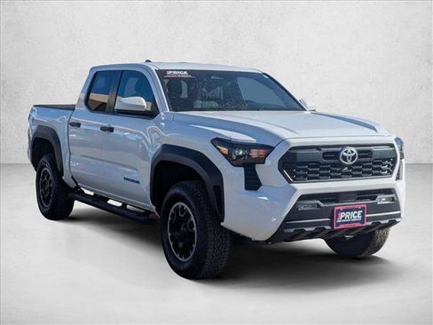 Used 2024 Toyota Tacoma TRD Off-Road image 3