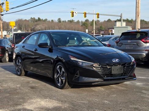 Used 2023 Hyundai Elantra SEL w/ Convenience Package FWD image 7