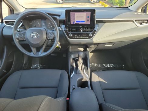 Used 2023 Toyota Corolla LE image 6