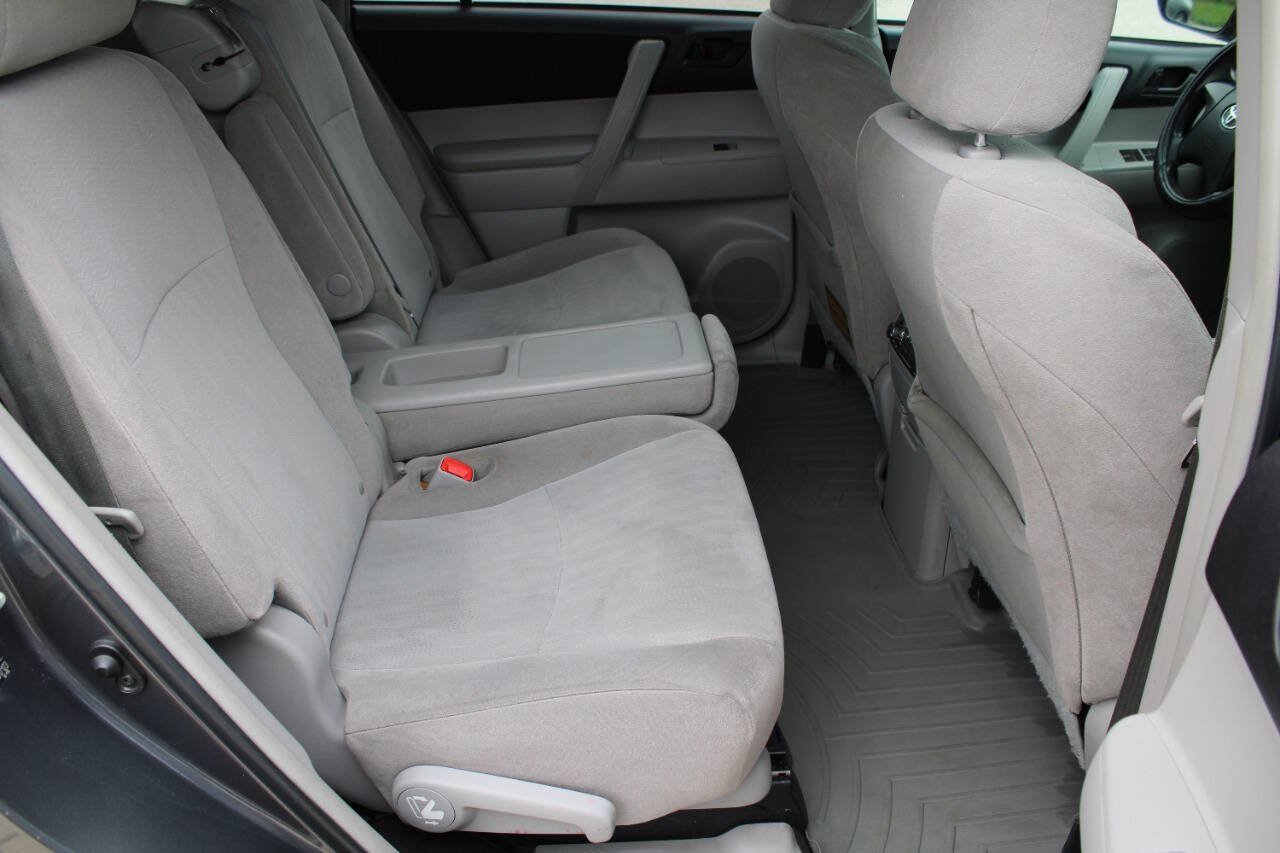 Used 2011 Toyota Highlander 2WD image 6