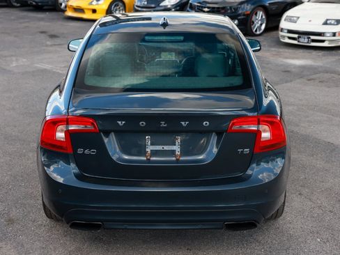 Used 2016 Volvo S60 T5 Premier image 9