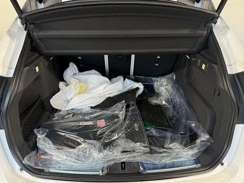 New 2026 Jaguar F-PACE R-Dynamic S image 15