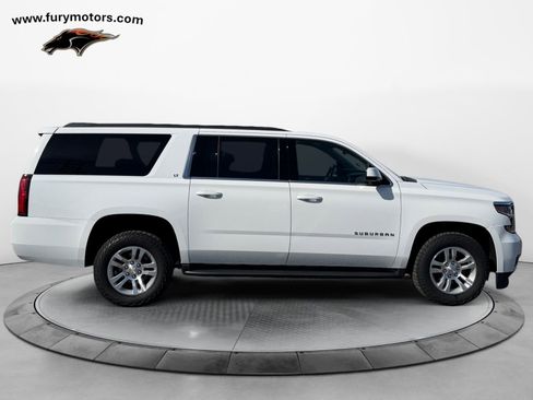 Used 2019 Chevrolet Suburban LT image 2