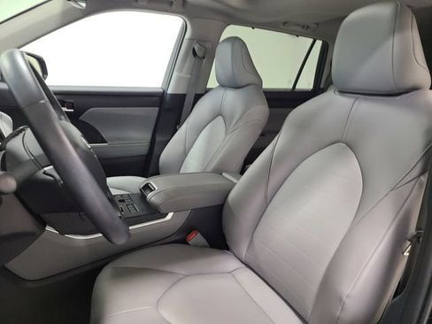 Certified 2026 Toyota Highlander XLE AWD/4WD image 26