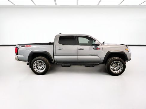Used 2021 Toyota Tacoma TRD Off-Road AWD/4WD image 22