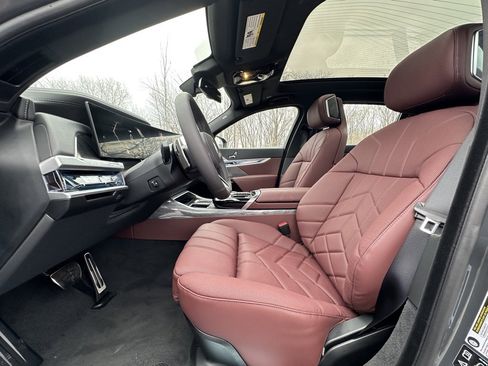 Used 2025 BMW 760i xDrive image 17
