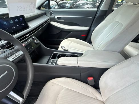 Used 2025 Hyundai Sonata SEL FWD image 16