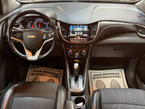 Used 2019 Chevrolet Trax LT w/ LT Convenience Package image 18