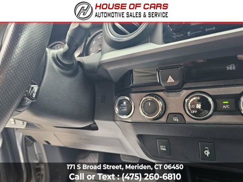 Used 2017 Toyota Tacoma TRD Sport image 35