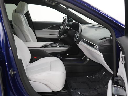 Used 2024 Cadillac Lyriq Sport w/ LPO, Floor Liner Package AWD/4WD image 10
