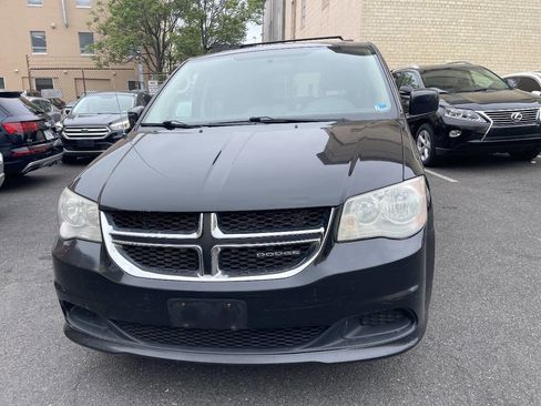 Used 2012 Dodge Grand Caravan SXT FWD image 3