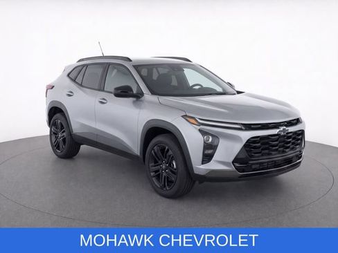 Used 2024 Chevrolet Trax ACTIV FWD image 2