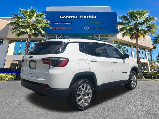 Used 2025 Jeep Compass Latitude w/ Altitude Special Edition AWD/4WD image 5
