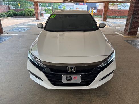 Used 2018 Honda Accord Sport image 4