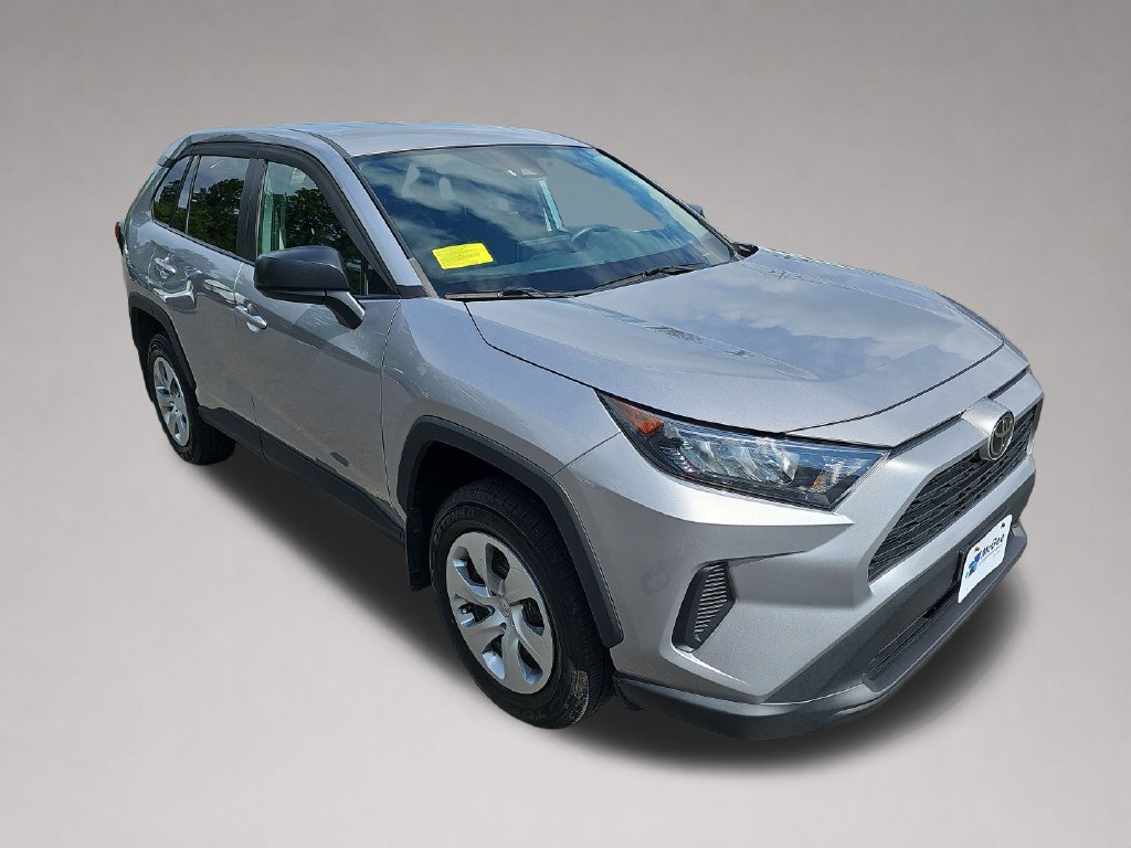 Used 2022 Toyota RAV4 LE AWD/4WD image 1