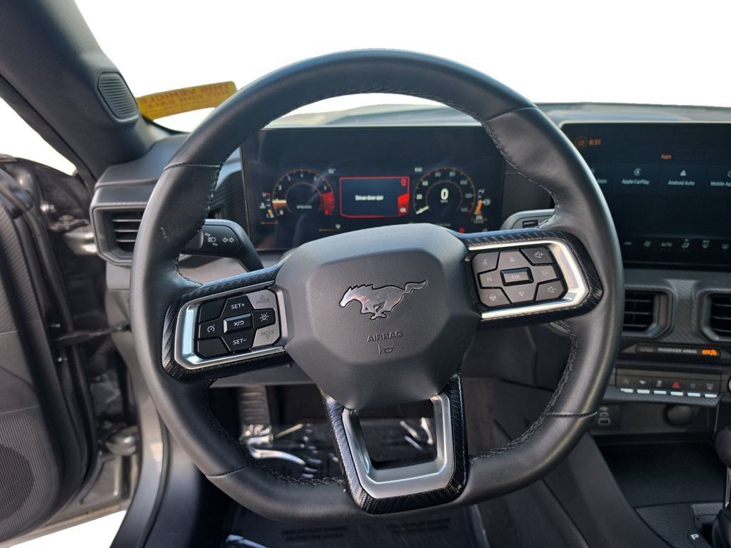 Used 2025 Ford Mustang Coupe RWD image 13