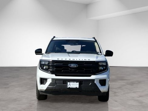 Used 2025 Ford Expedition Max Active AWD/4WD image 9