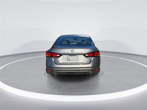 Used 2019 Nissan Altima 2.5 SV image 7