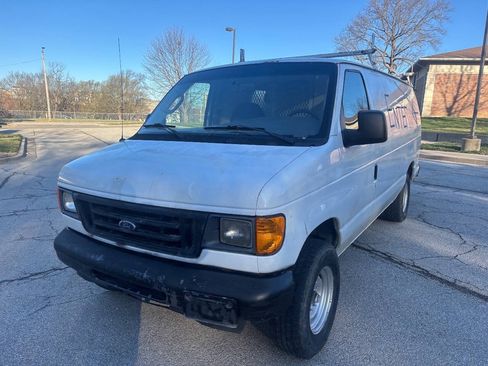 Used 2007 Ford E-250 and Econoline 250 Extended RWD image 4