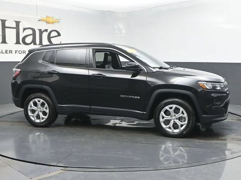Used 2024 Jeep Compass Latitude AWD/4WD image 1