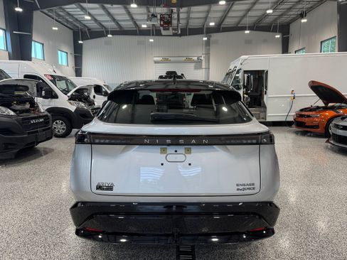 Used 2024 Nissan Ariya AWD image 8