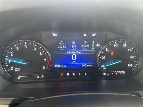 Used 2022 Ford Explorer XLT w/ Equipment Group 202A AWD/4WD image 14
