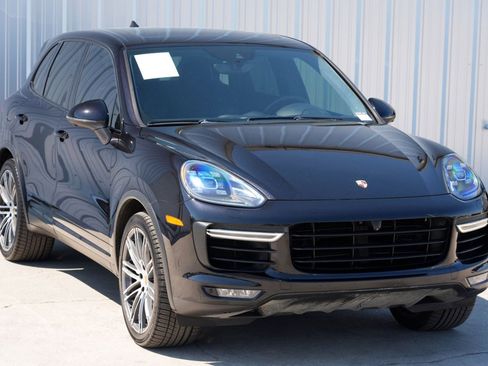 Used 2017 Porsche Cayenne Turbo image 53