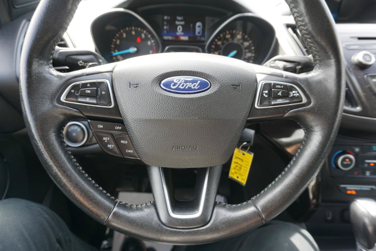 Used 2018 Ford Escape SE w/ SE Sport Appearance Package FWD image 16